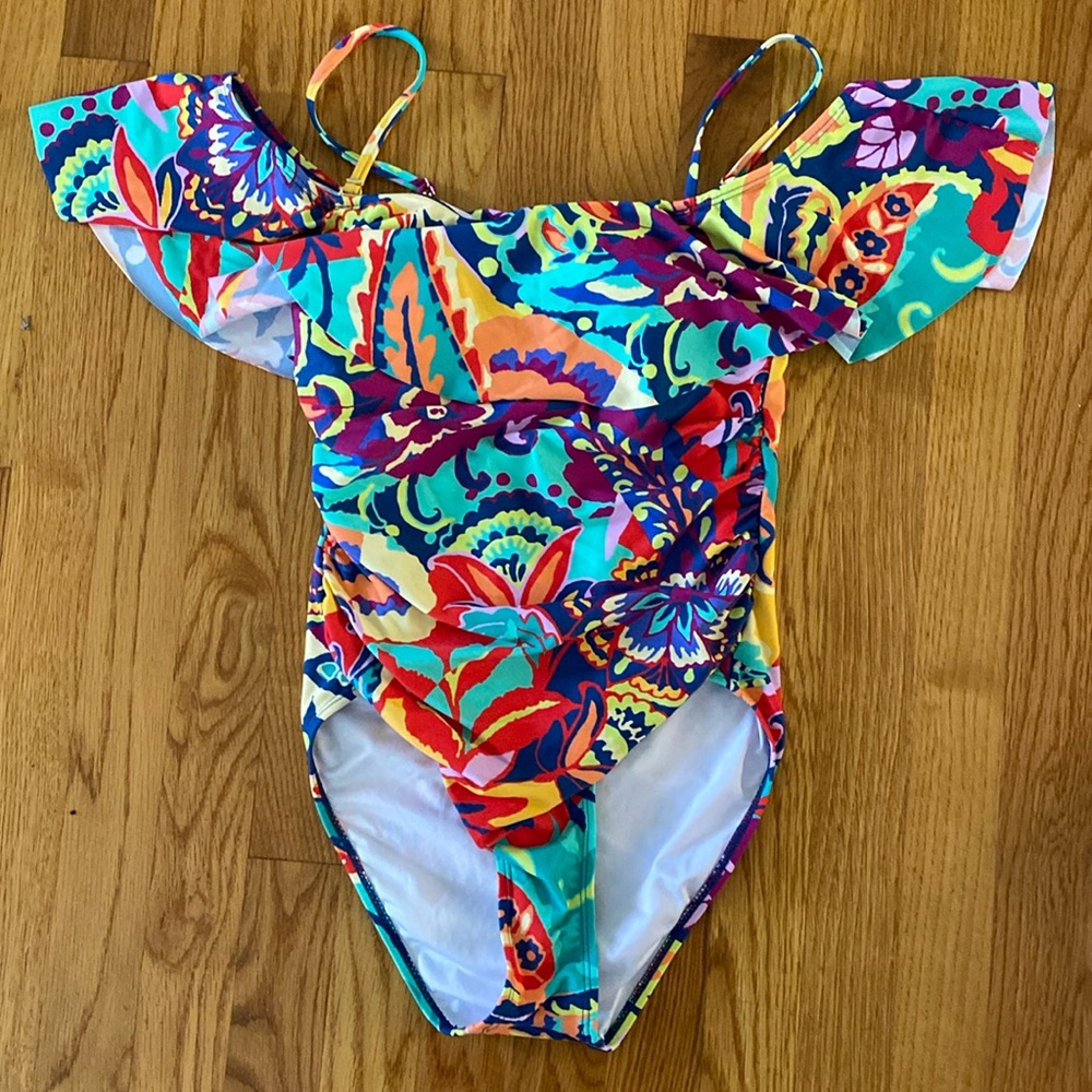 Women’s Tahari bathing suit size medium